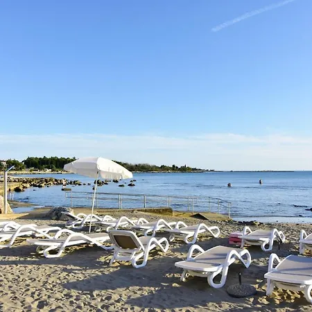 Milos Guest house