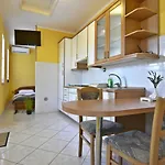 Πανσιόν Apartmani Anita *